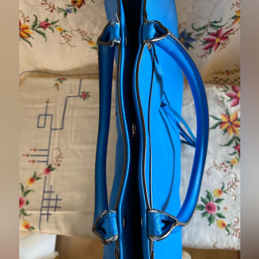 SOLD! REBECCA MINKOFF ROYAL BLUE FAUX LEATHER TOTE BAG - Picture 6 of 12